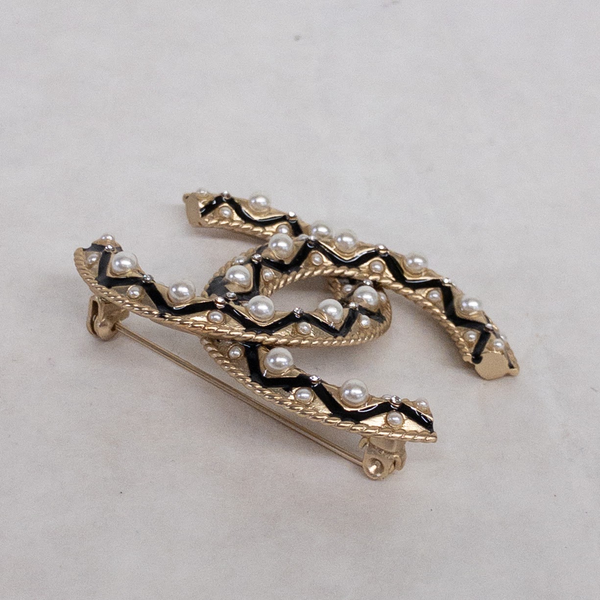 Chanel Interlocking C 'Pearl' Brooch