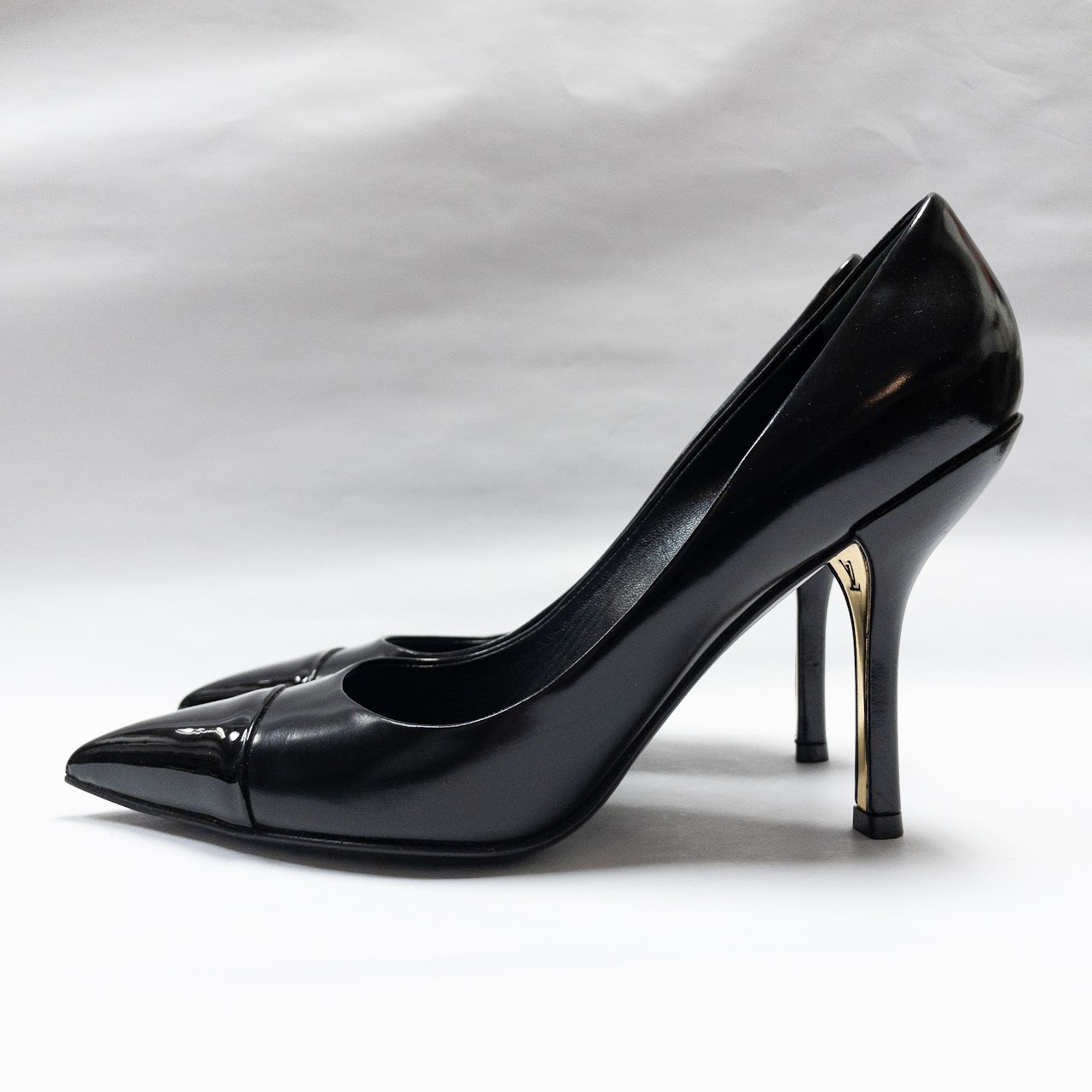 Louis Vuitton Black Leather Pumps