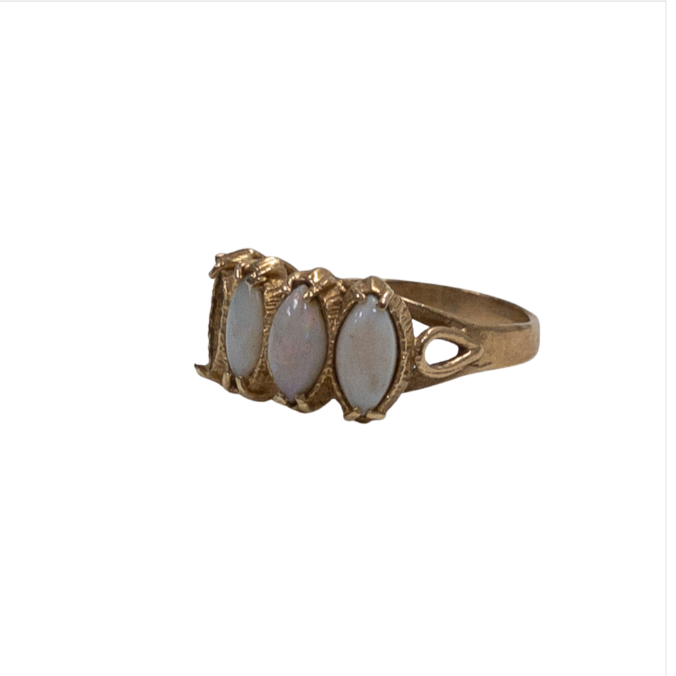 14K Gold Opal Ring NEEDS REPAIR