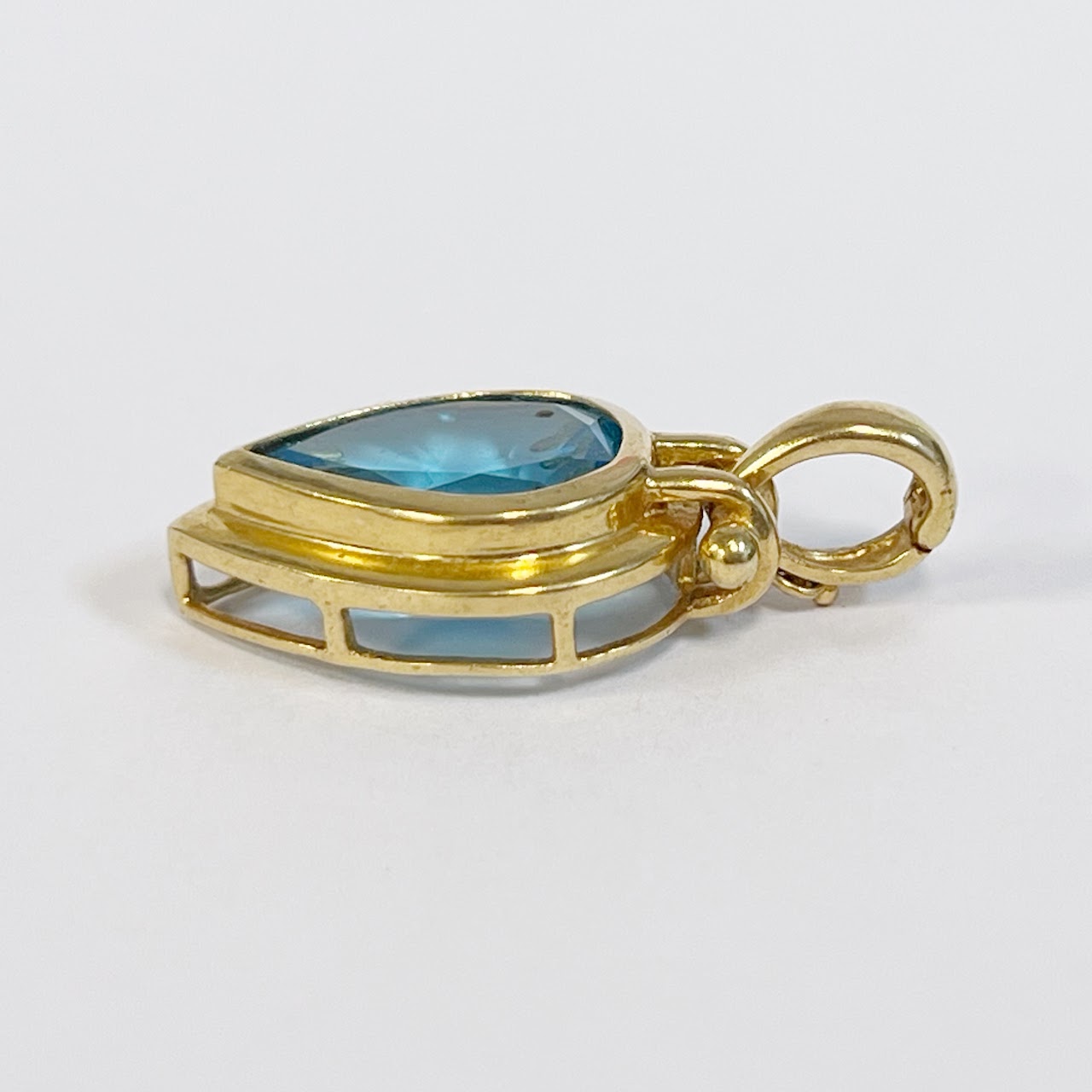 14K Gold and Aquamarine Pendant