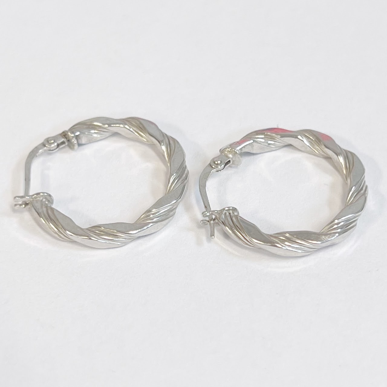 9K White Gold Twist Hoop Earrings