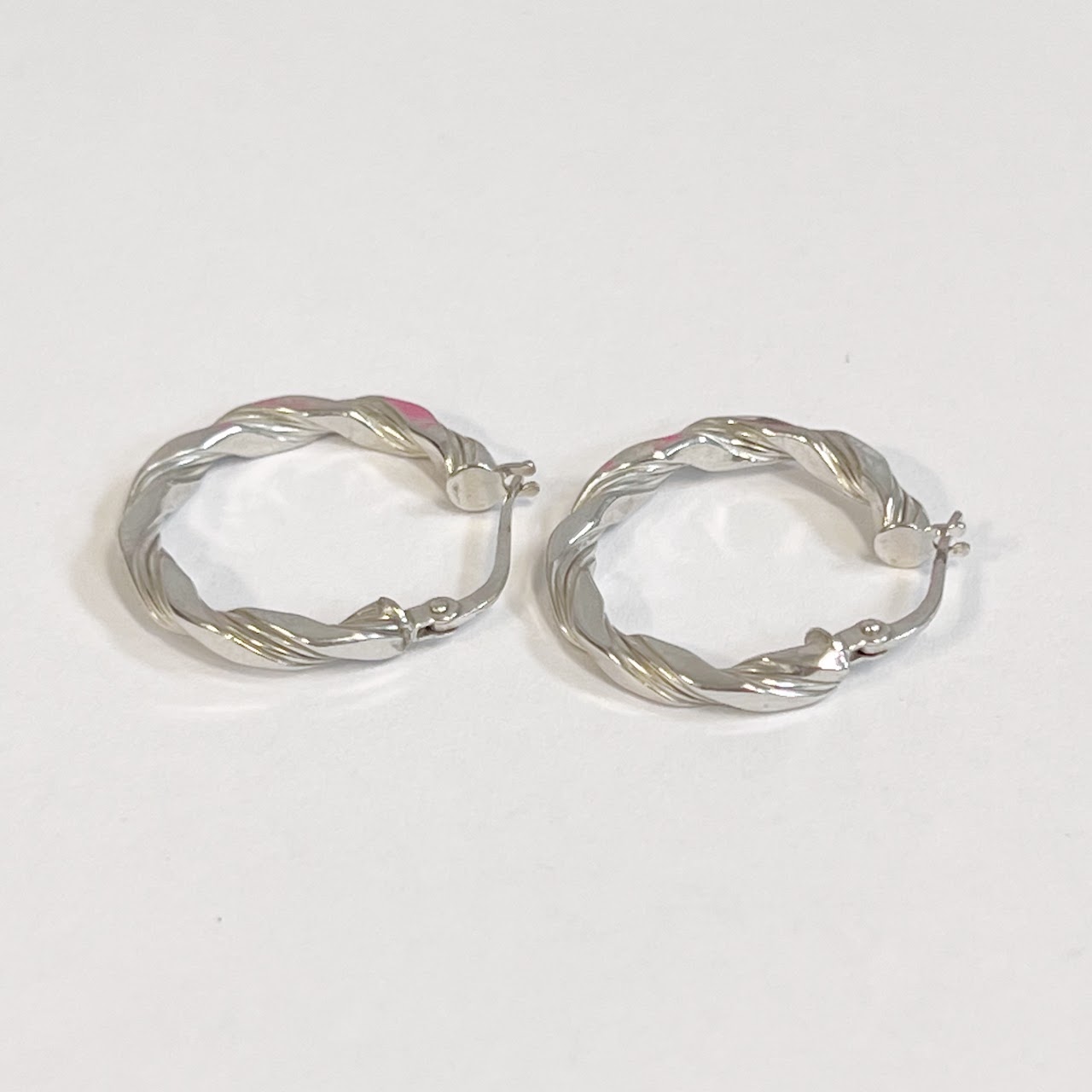 9K White Gold Twist Hoop Earrings