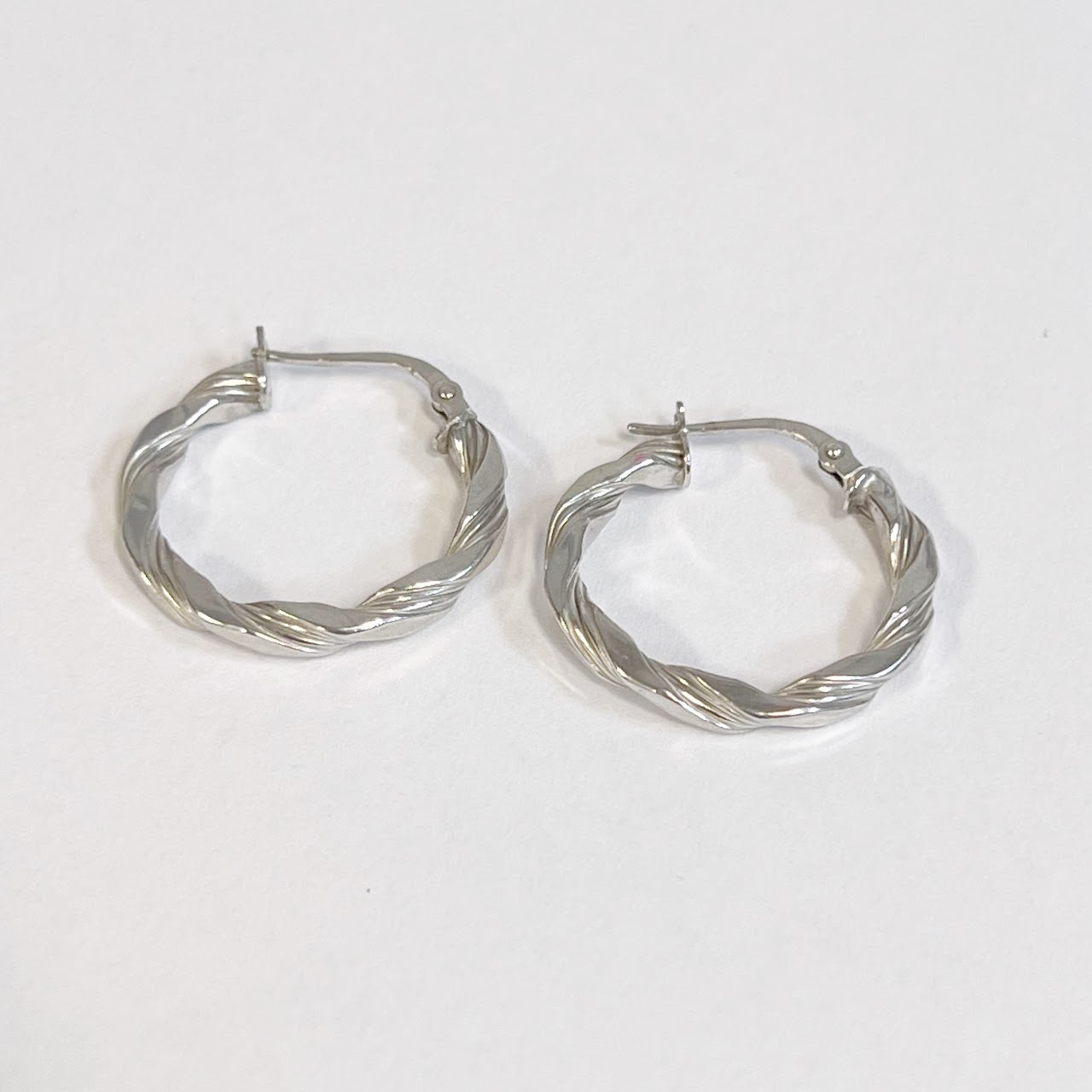 9K White Gold Twist Hoop Earrings