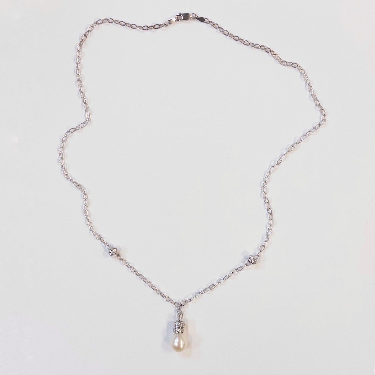 14K White Gold and Diamond Pavé Necklace with Pearl Pendant