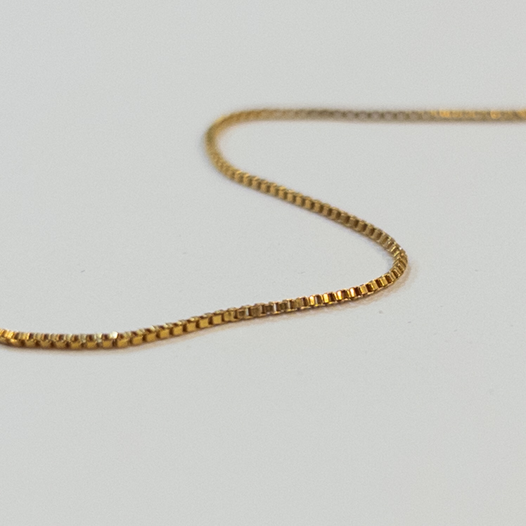 18K Gold Box Chain Necklace with Chevron Pendant