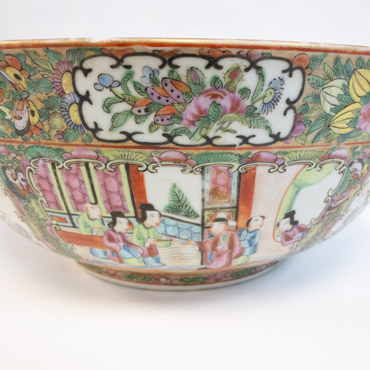 Chinese Famille Rose Medallion Large Centerpiece Bowl