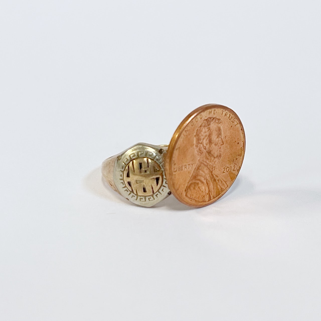 10K Gold 'HSS' High School Class Ring