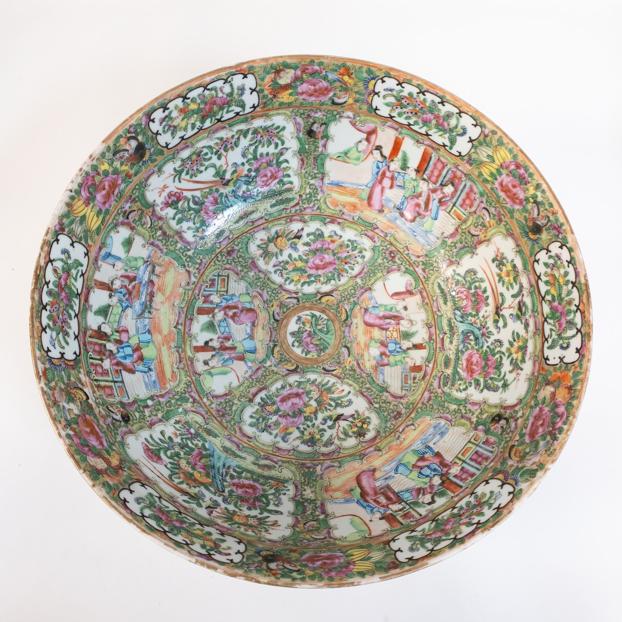 Chinese Famille Rose Medallion Large Centerpiece Bowl