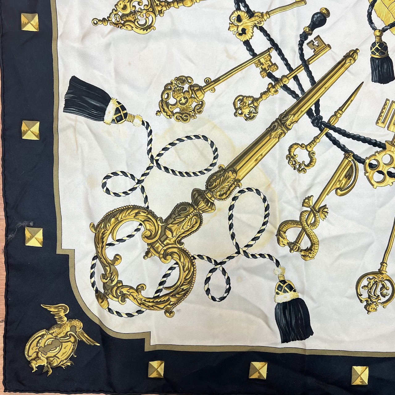 Hermès Les Cles Carre 90 Black and Gold Silk Scarf