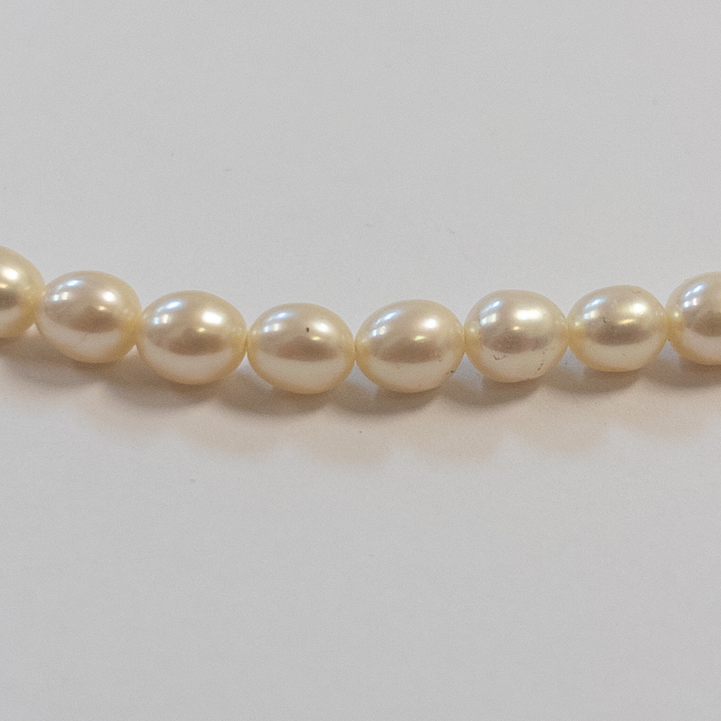 Pearl Long Strand Necklace with Six Large Detail Pearls