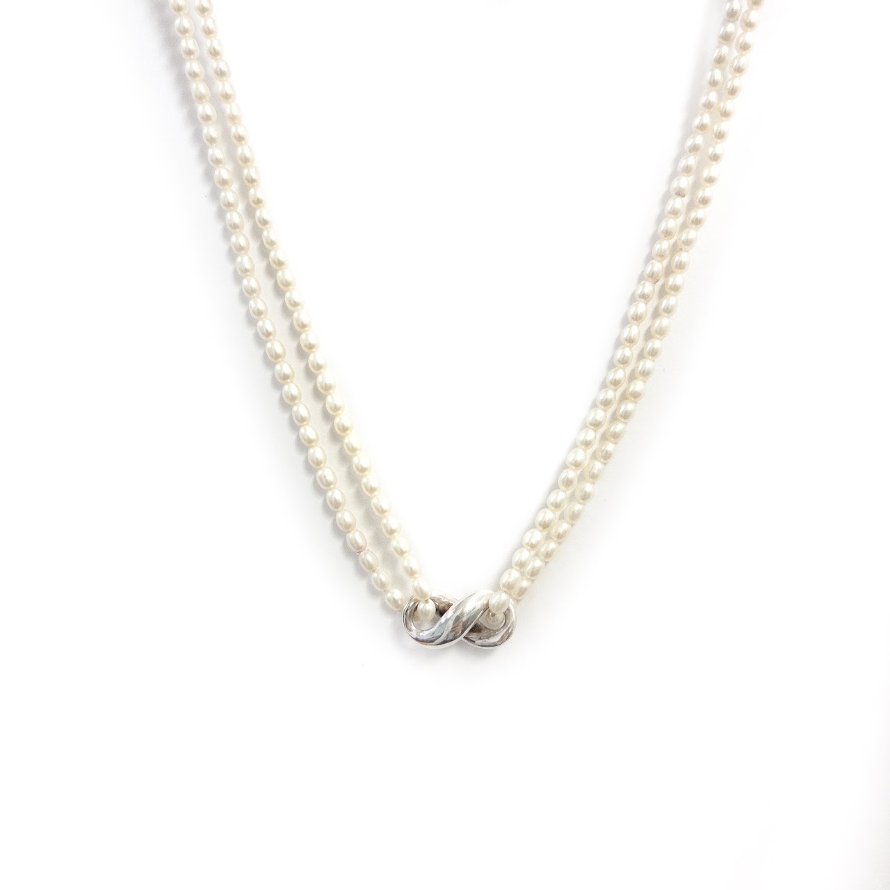 Tiffany & Co. Sterling Silver Infinity Pendant Pearl Necklace