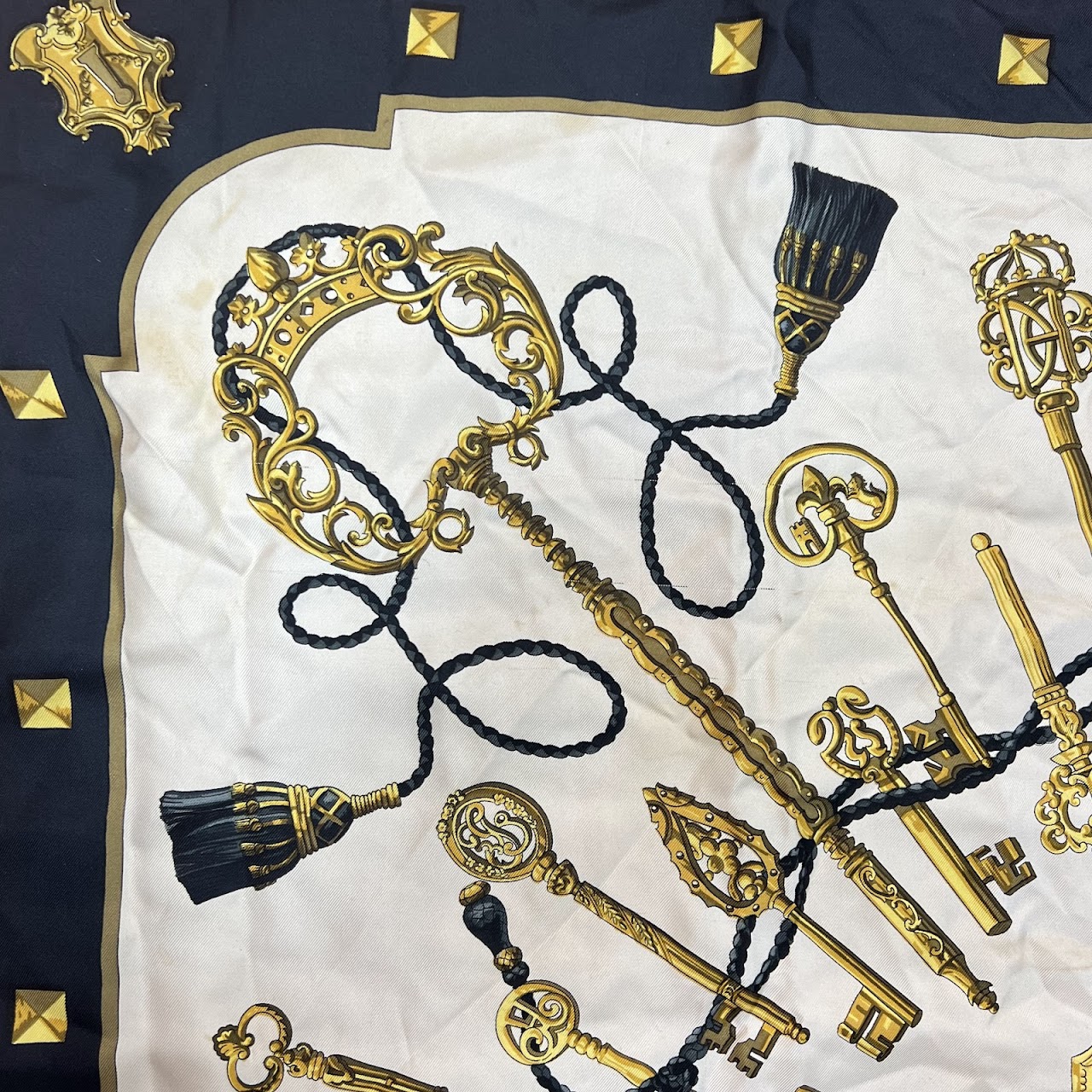 Hermès Les Cles Carre 90 Black and Gold Silk Scarf