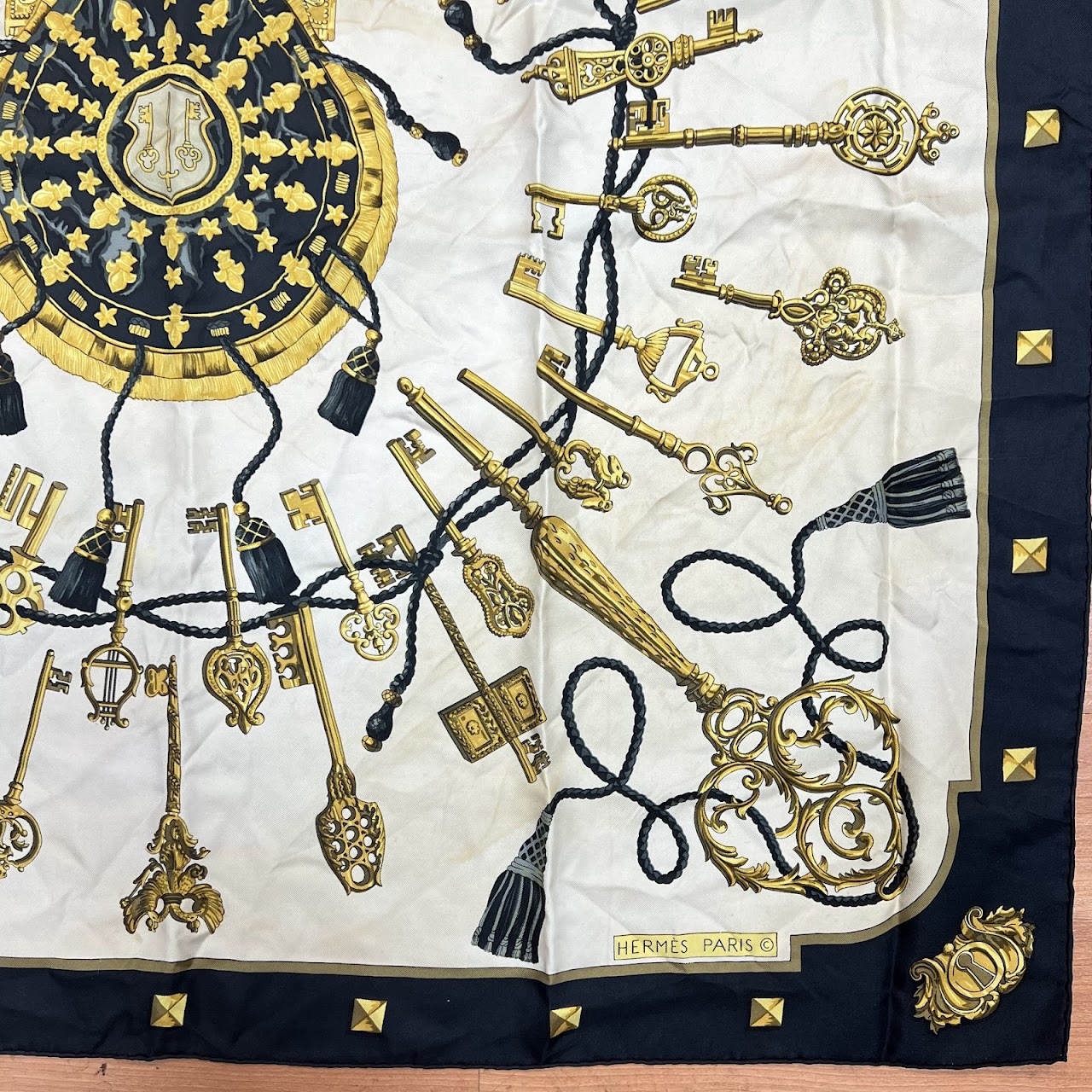 Hermès Les Cles Carre 90 Black and Gold Silk Scarf