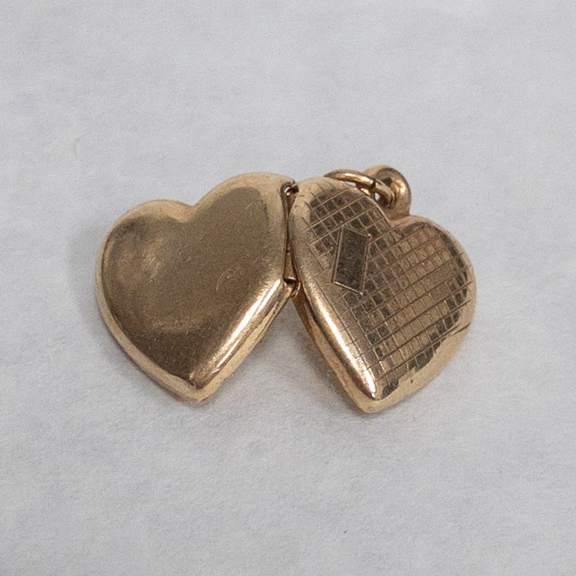 10K Gold  Engraved Heart Locket