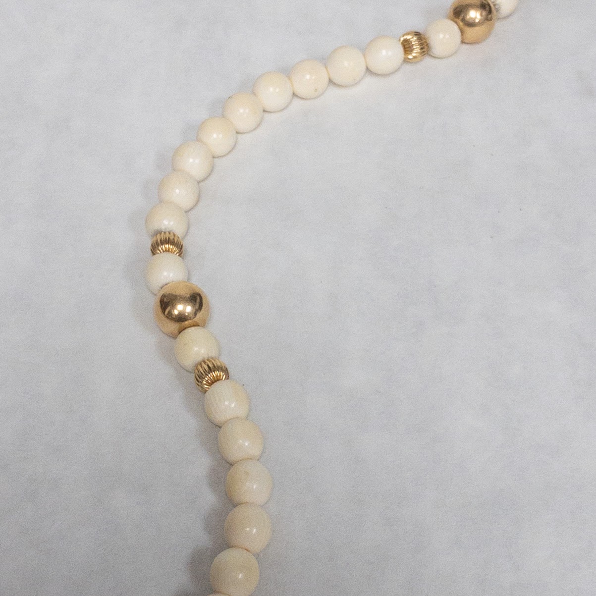 14K Gold White Coral Bead Strand   E4ad3ecc 1aea 41d3 98f5 C23ce4d121a2.JPG