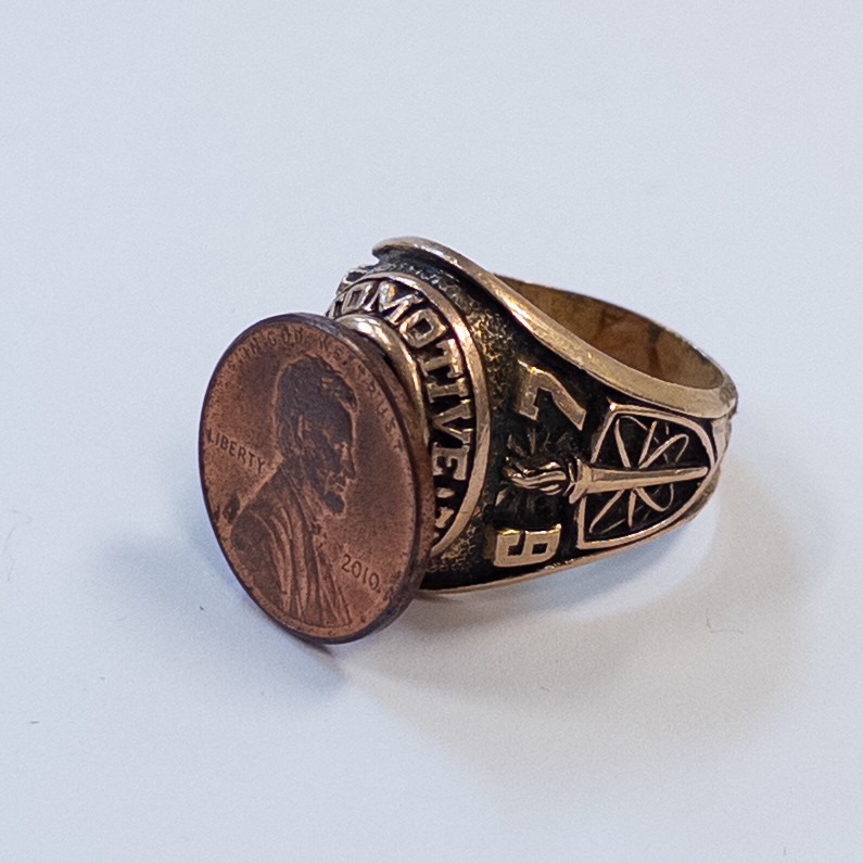 10K Gold Automotive High School 1967 Graduating Class Ring