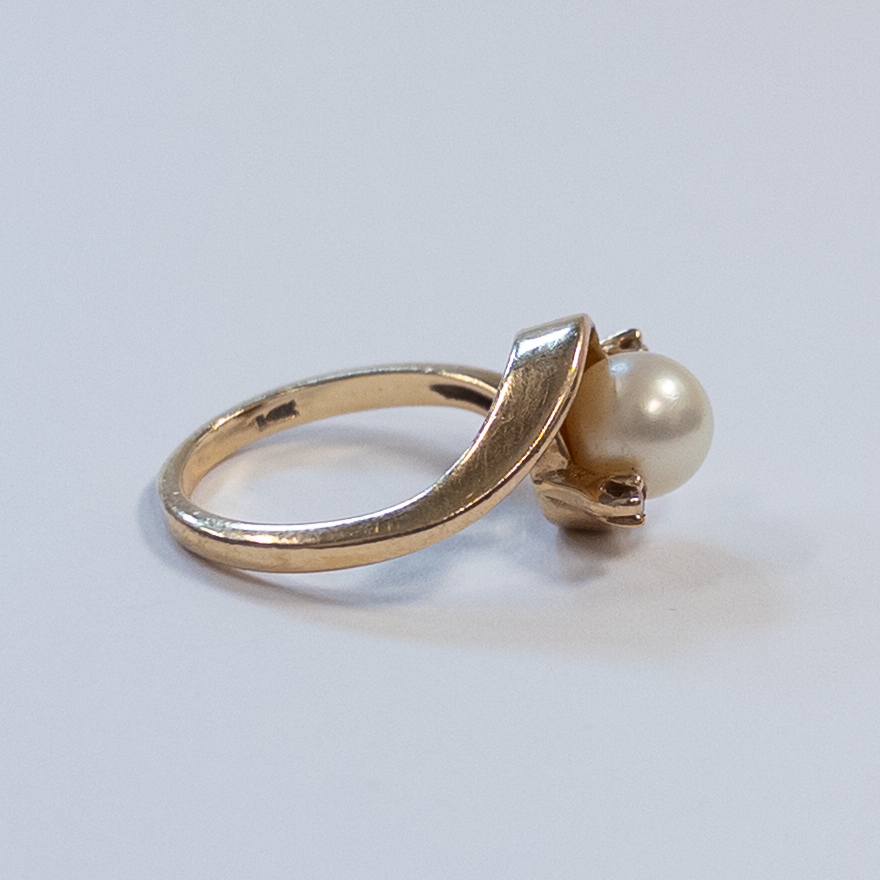 14K Gold and Pearl Ring