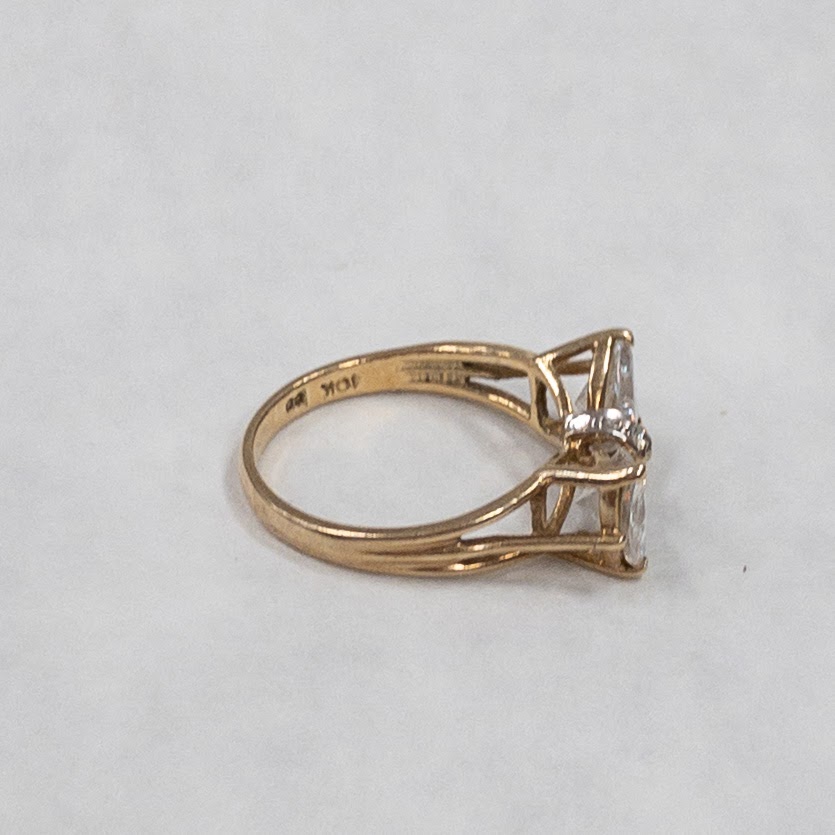 10K Gold Clear Stone Bow Ring