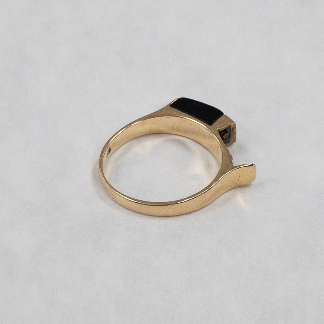 14K Gold & Onyx Ring NEEDS REPAIR