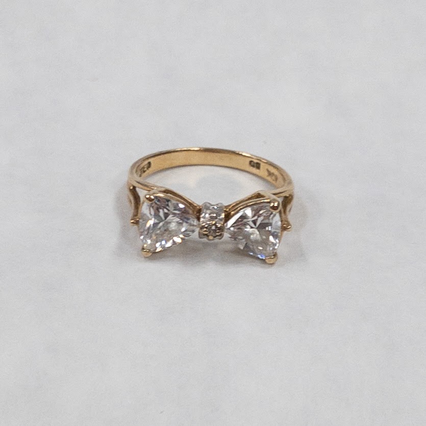 10K Gold Clear Stone Bow Ring