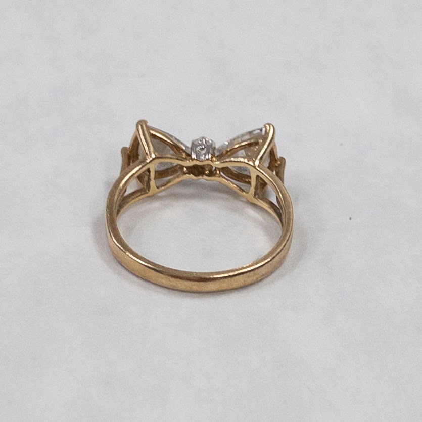 10K Gold Clear Stone Bow Ring