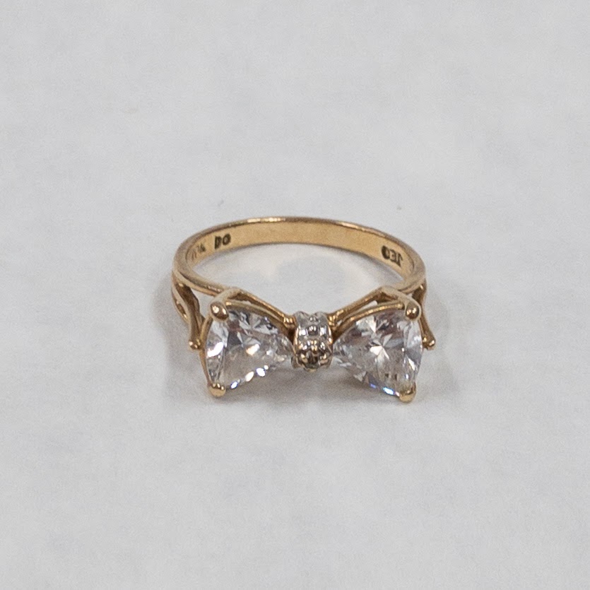 10K Gold Clear Stone Bow Ring