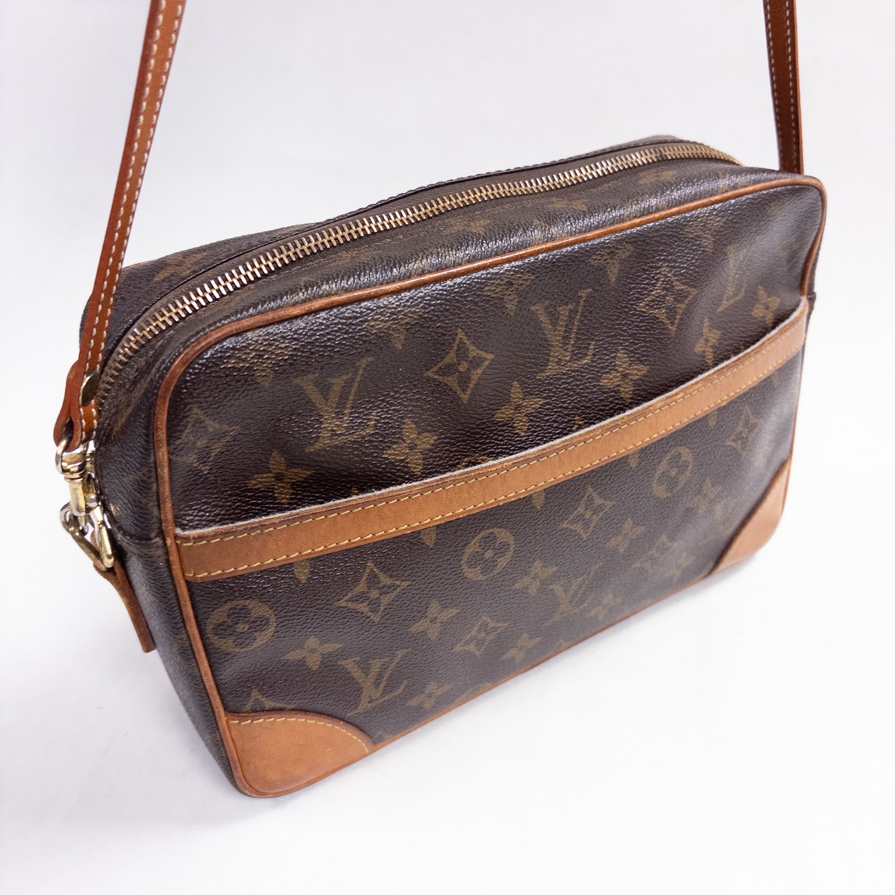 Louis Vuitton Vintage Monogram Trocadero 27 Shoulder Bag