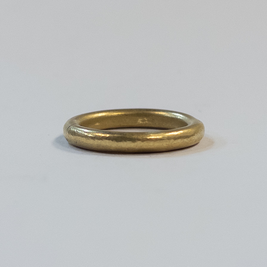 18K Gold Rounded Band Ring