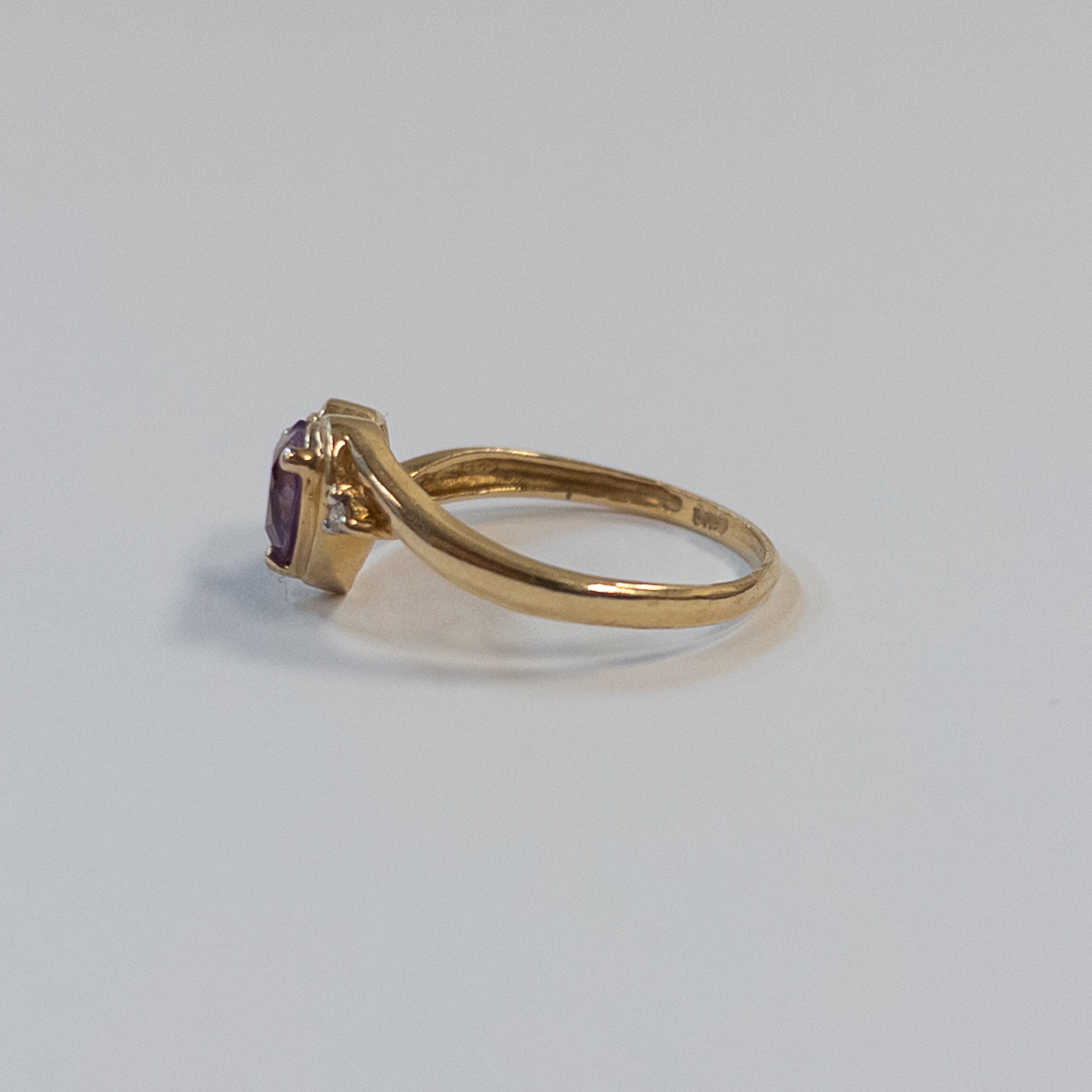 14K Gold, Amethyst, and Diamond Ring