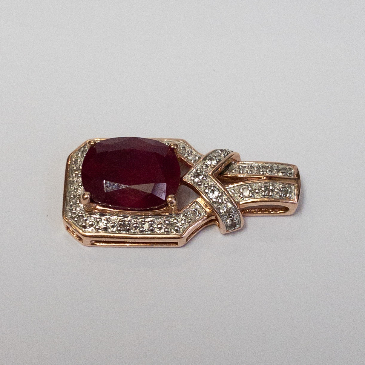 10K Gold Pendant With Ruby & Diamond Settings