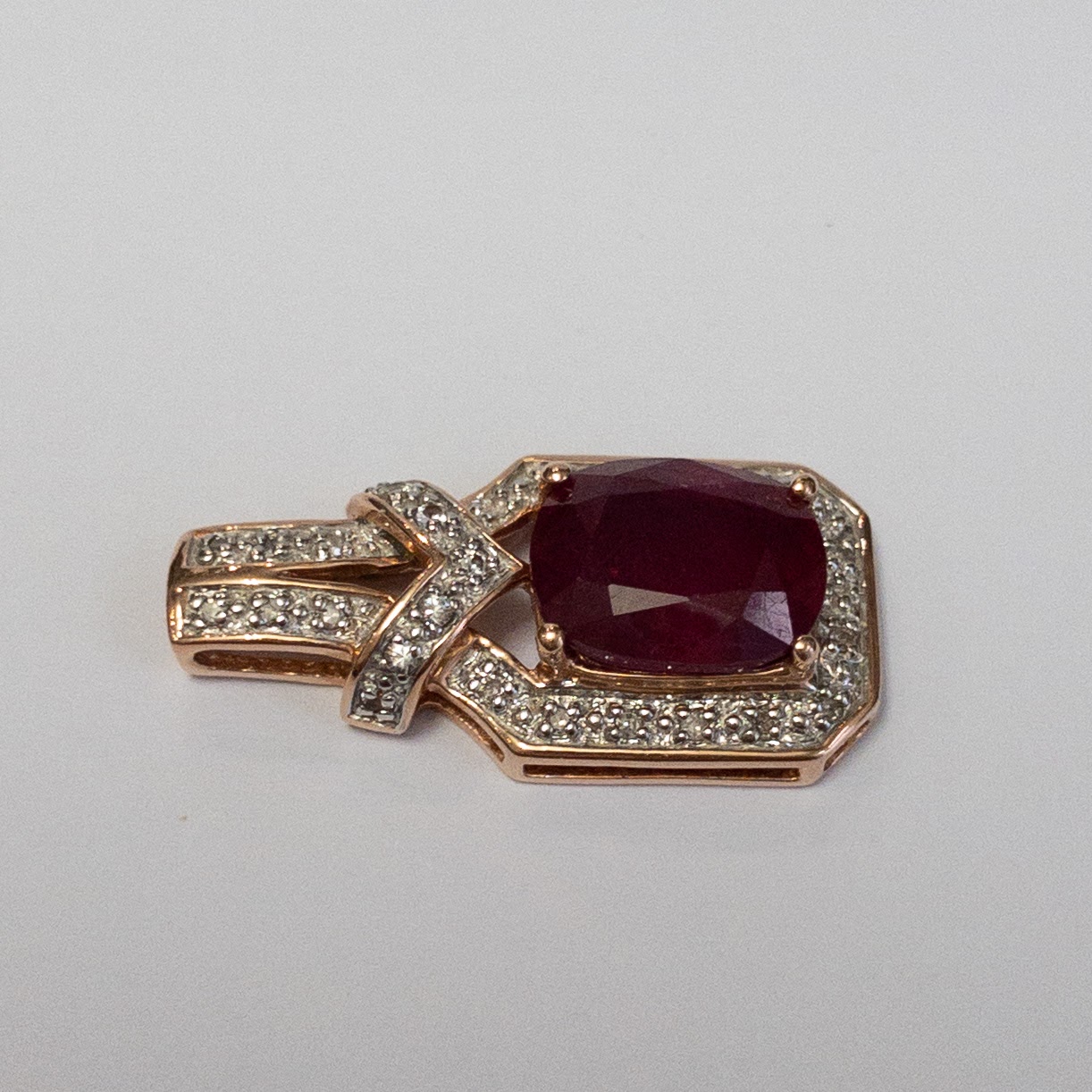 10K Gold Pendant With Ruby & Diamond Settings