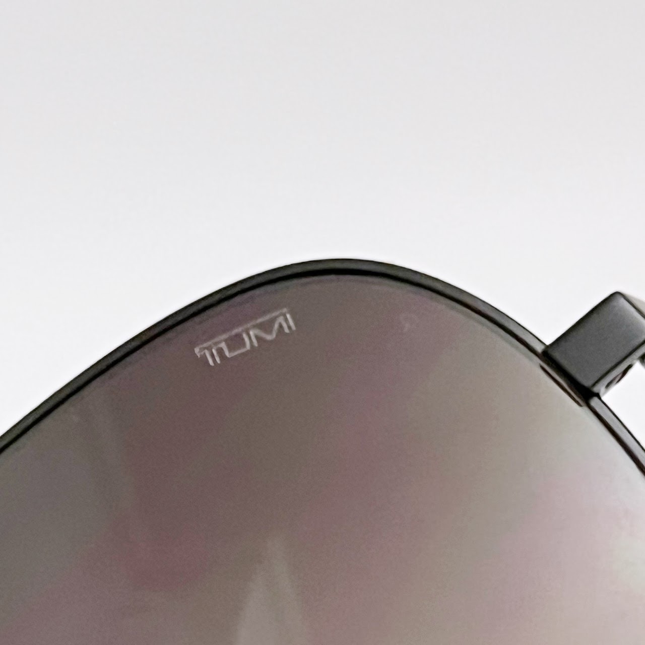 Tumi Aviator Style Sunglasses