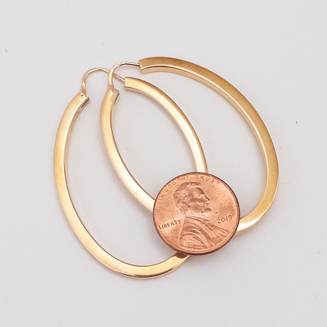 18K Gold Oval Hoop Earrings