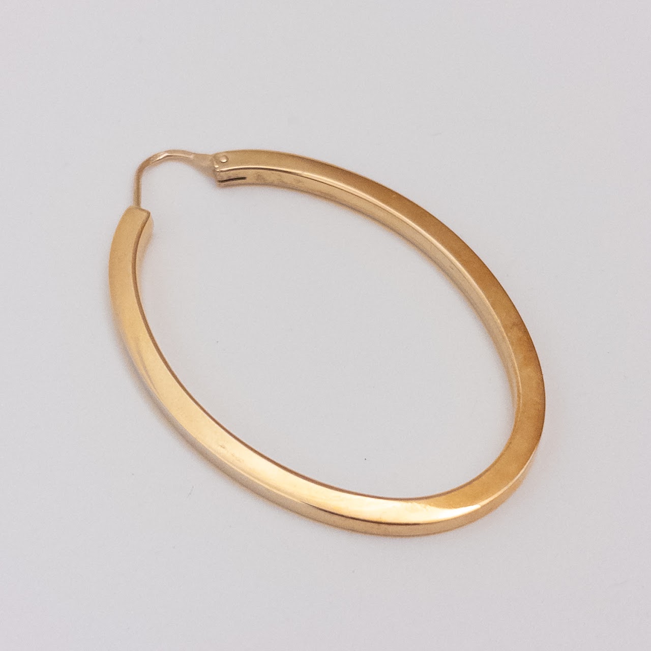 18K Gold Oval Hoop Earrings