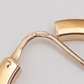 18K Gold Oval Hoop Earrings