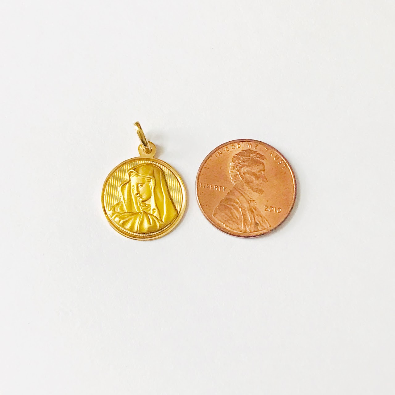 18K Gold Virgin Mary Medallion Pendant