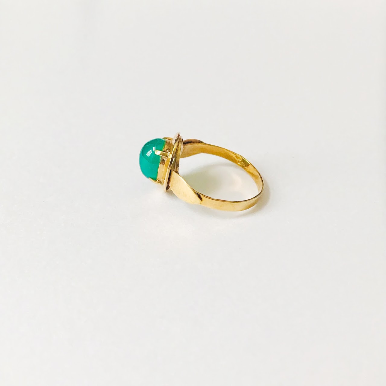 14K Gold & Green Cabochon Accent Ring