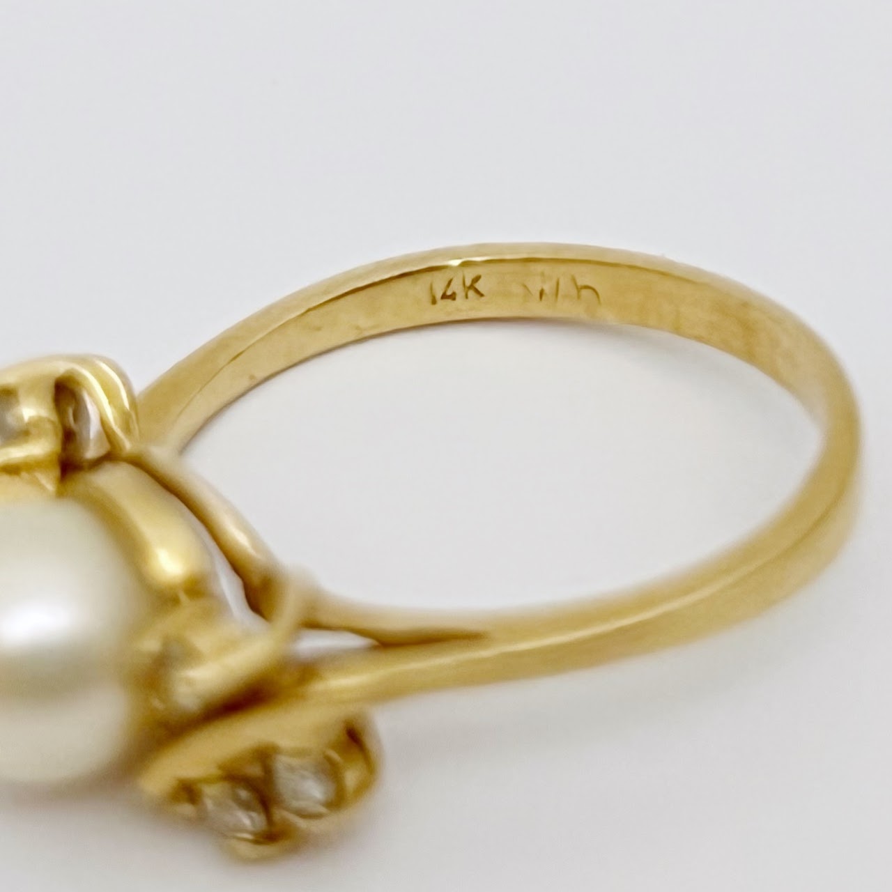 14K Gold, Diamond & Pearl Ring