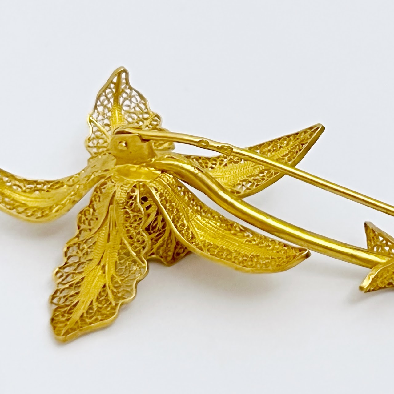 22K Filigree Flower Brooch