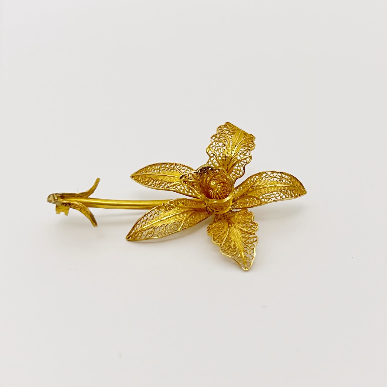 22K Filigree Flower Brooch