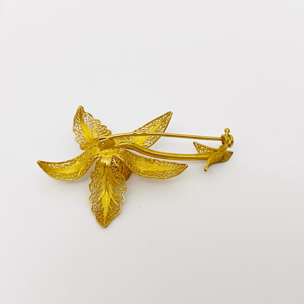 22K Filigree Flower Brooch