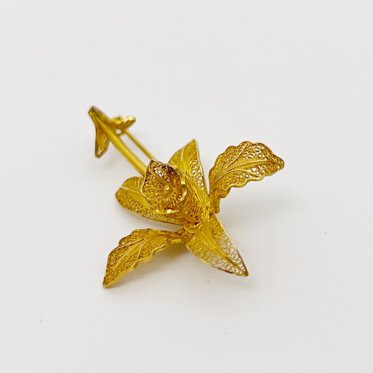 22K Filigree Flower Brooch