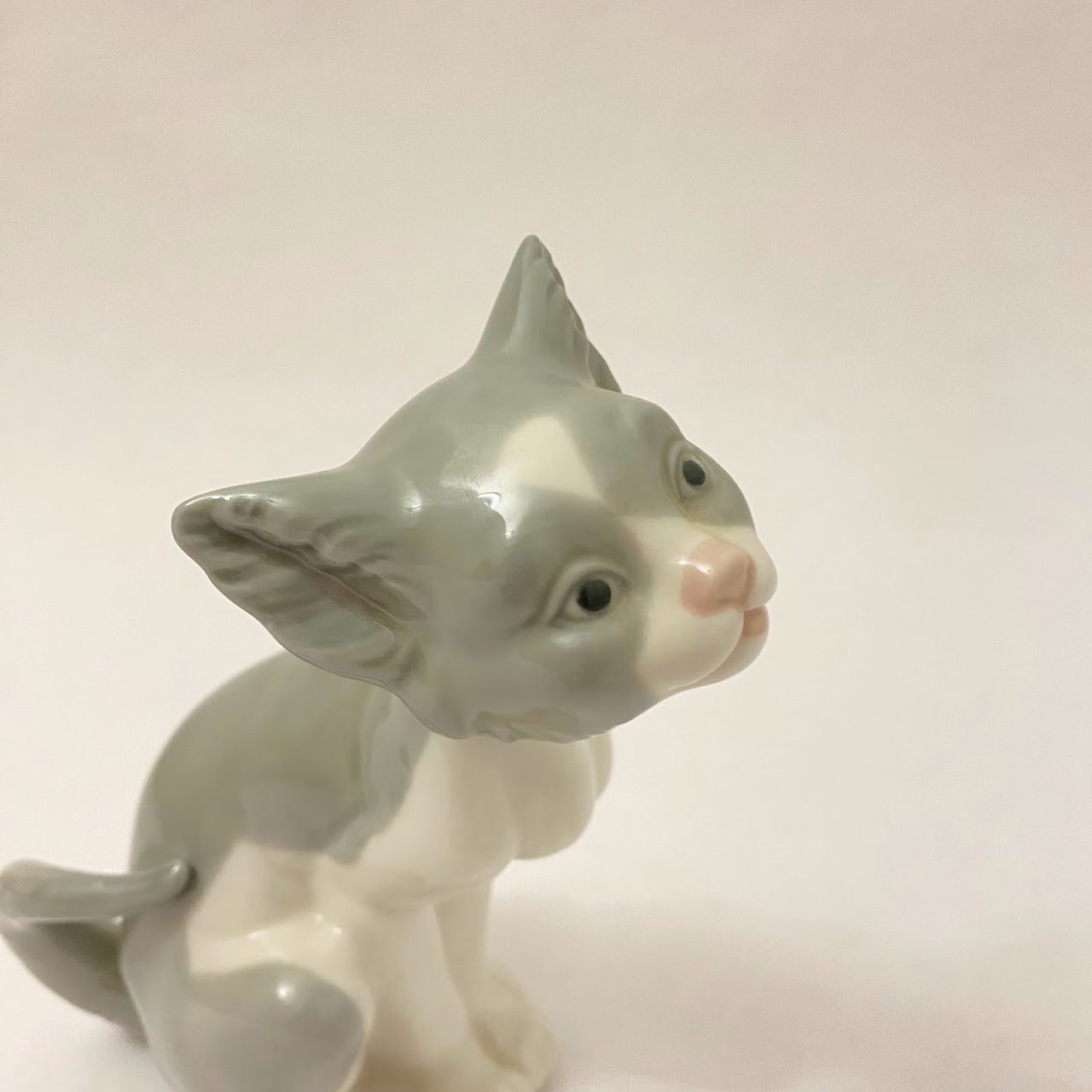 Lladro Curious Cat Figurine