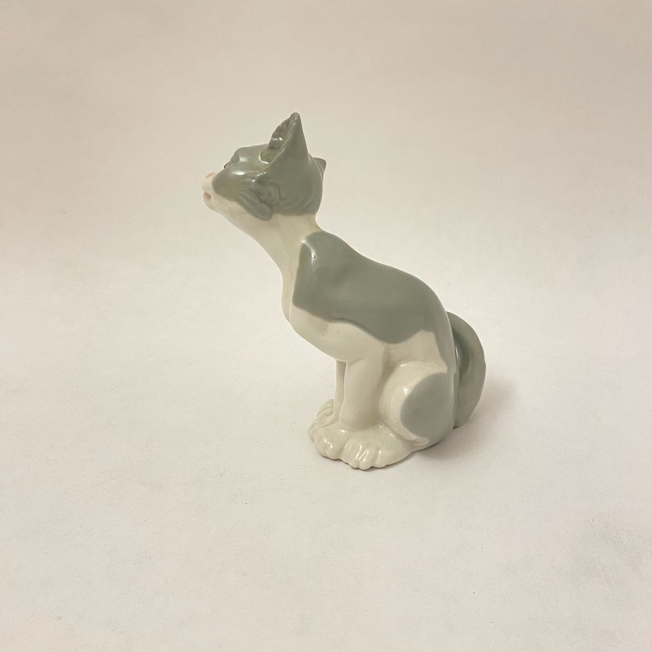 Lladro Curious Cat Figurine