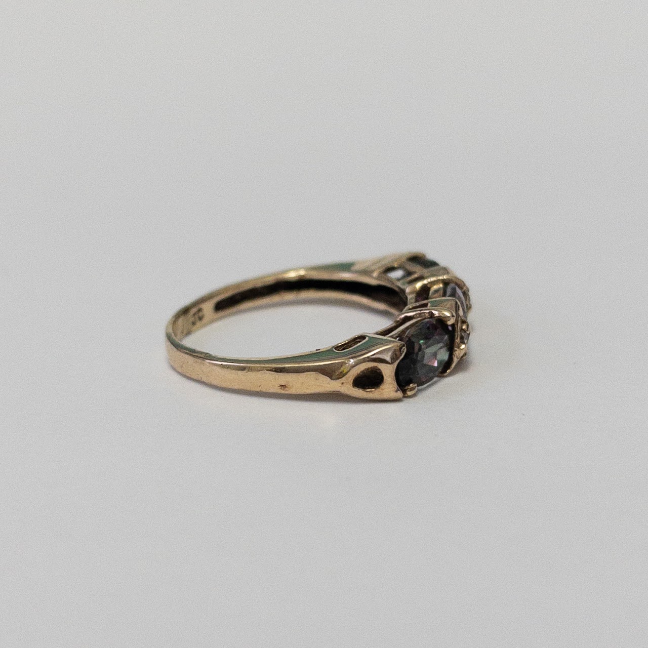 10K Gold, Diamond, and Iridescent Stone Ring