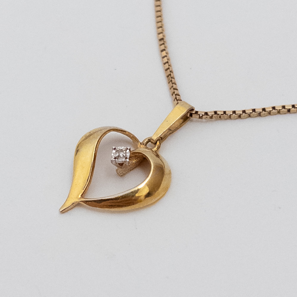 14K Gold and Diamond Heart Pendant Necklace