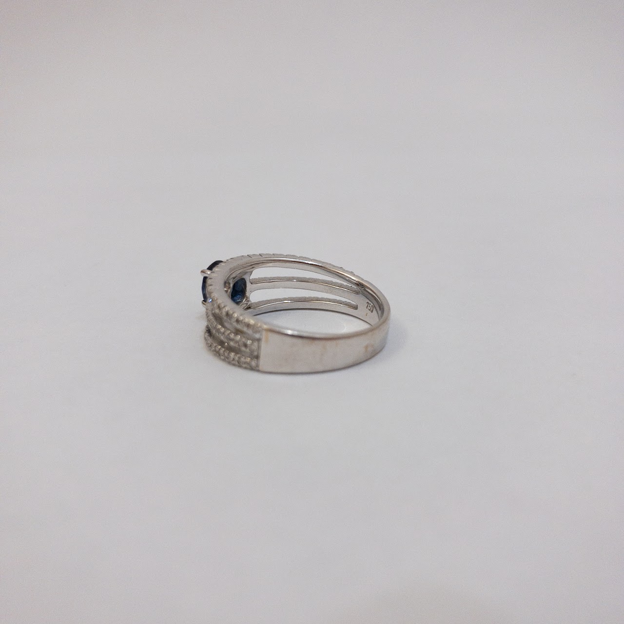 18K White Gold Diamond & Blue Stone Ring