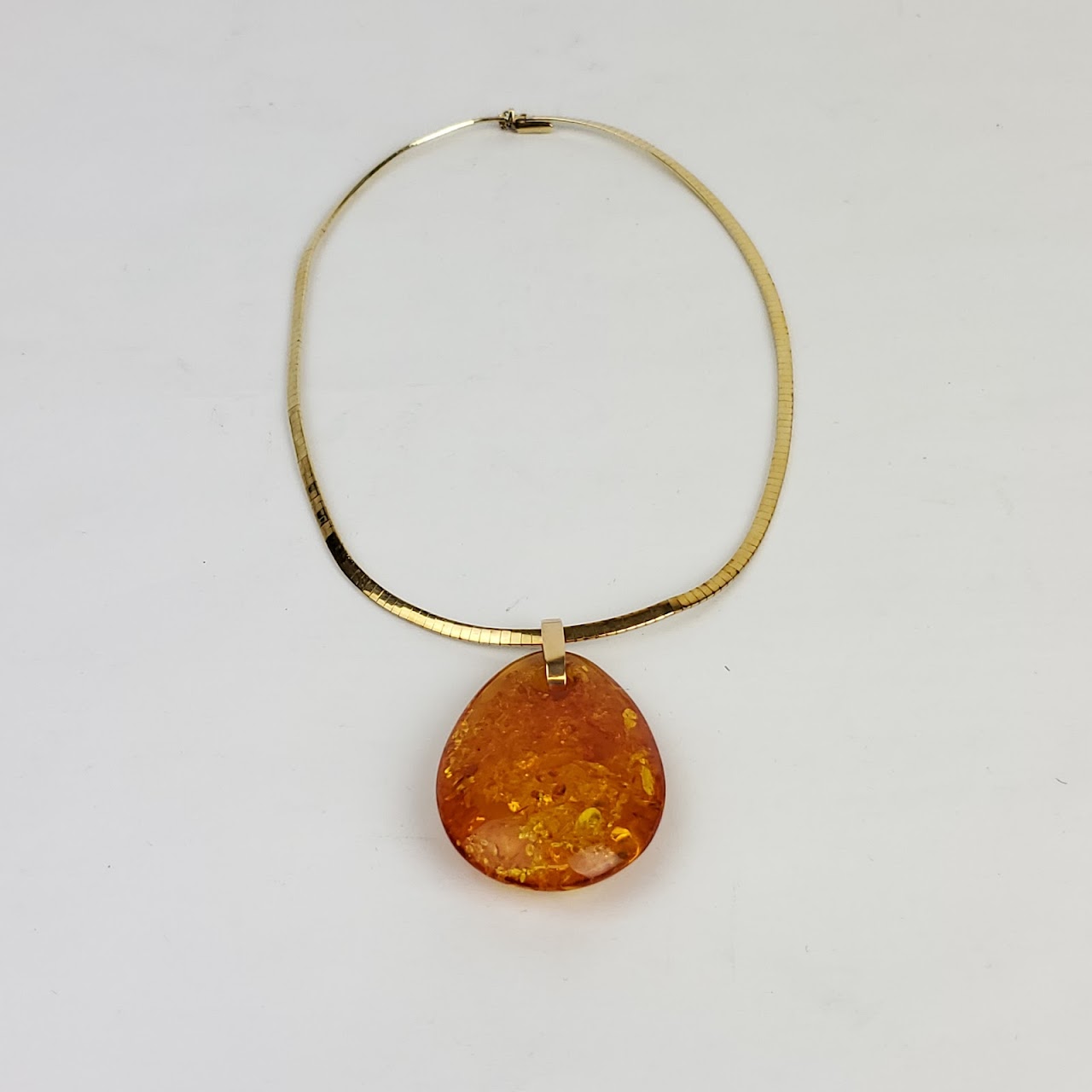 14K Gold Amber Pendant Necklace