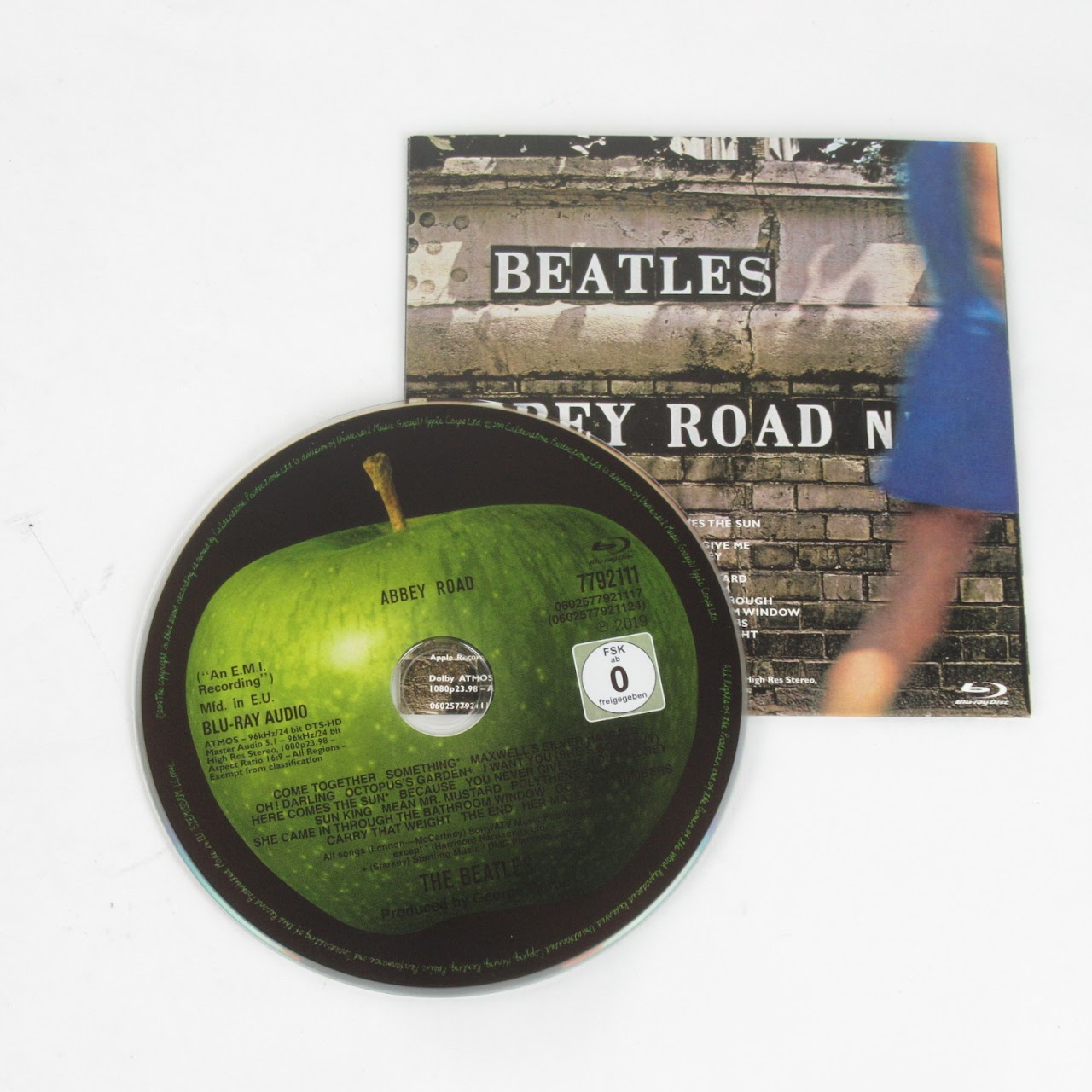 The Beatles Abbey Road Anniversary Edition 3-CD, 1-Blu Ray Set