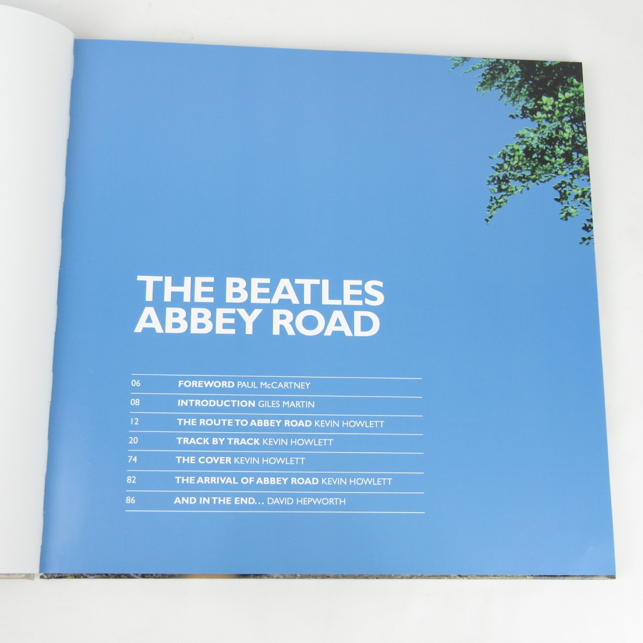 The Beatles Abbey Road Anniversary Edition 3-CD, 1-Blu Ray Set